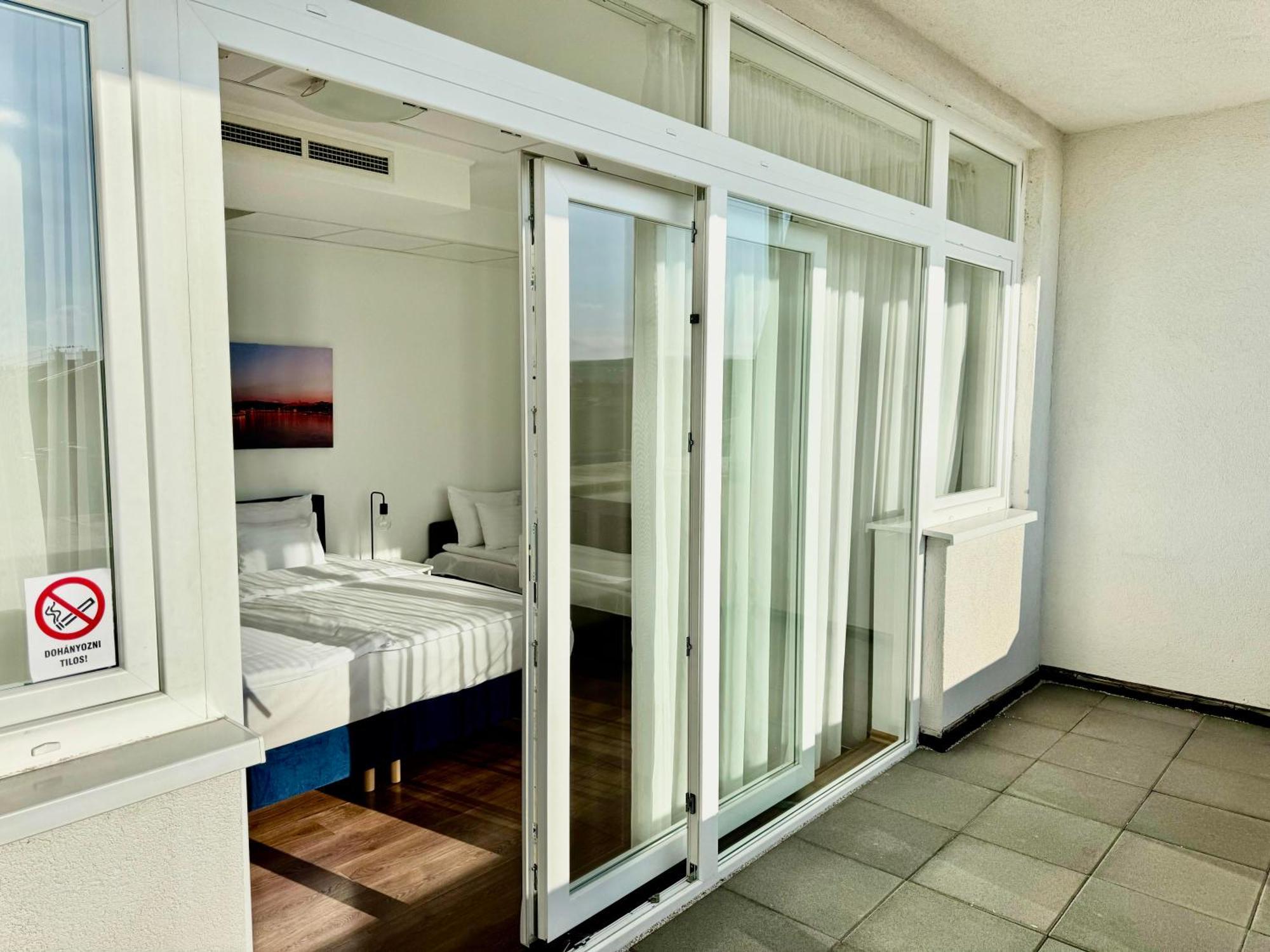 Rooftop City Residence With Deep Garage บูดาเปสต์ ภายนอก รูปภาพ