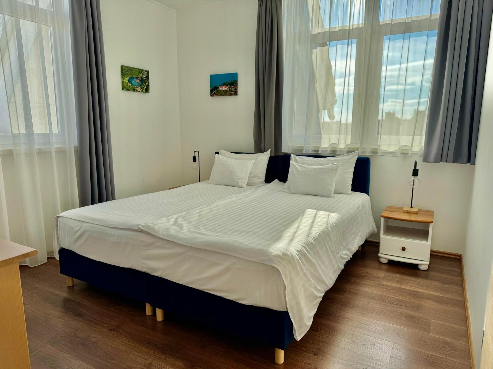 Rooftop City Residence With Deep Garage บูดาเปสต์ ภายนอก รูปภาพ