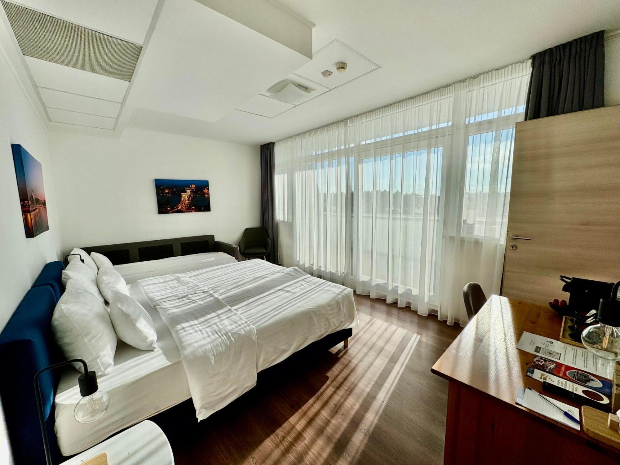 Rooftop City Residence With Deep Garage บูดาเปสต์ ภายนอก รูปภาพ