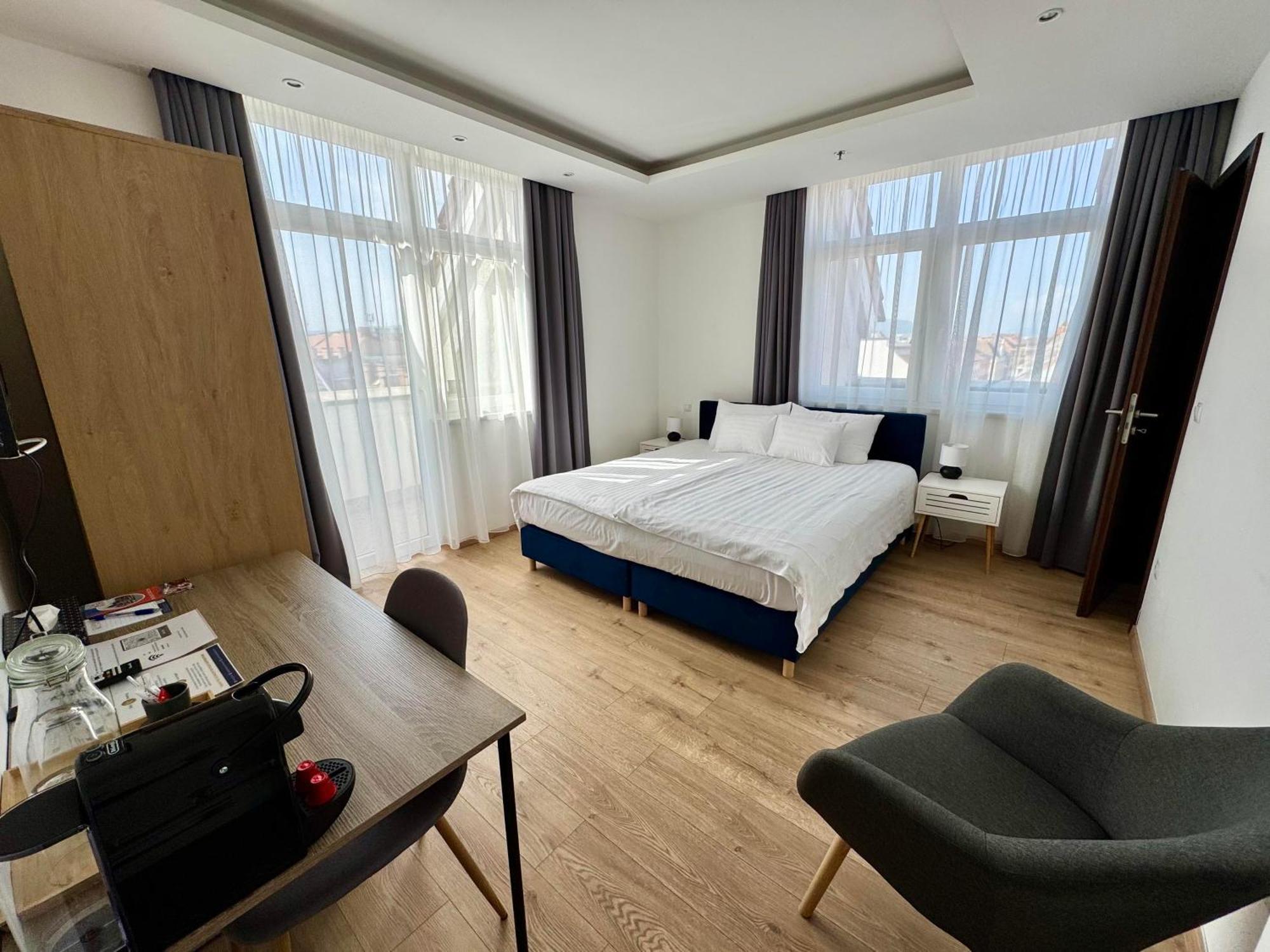Rooftop City Residence With Deep Garage บูดาเปสต์ ภายนอก รูปภาพ