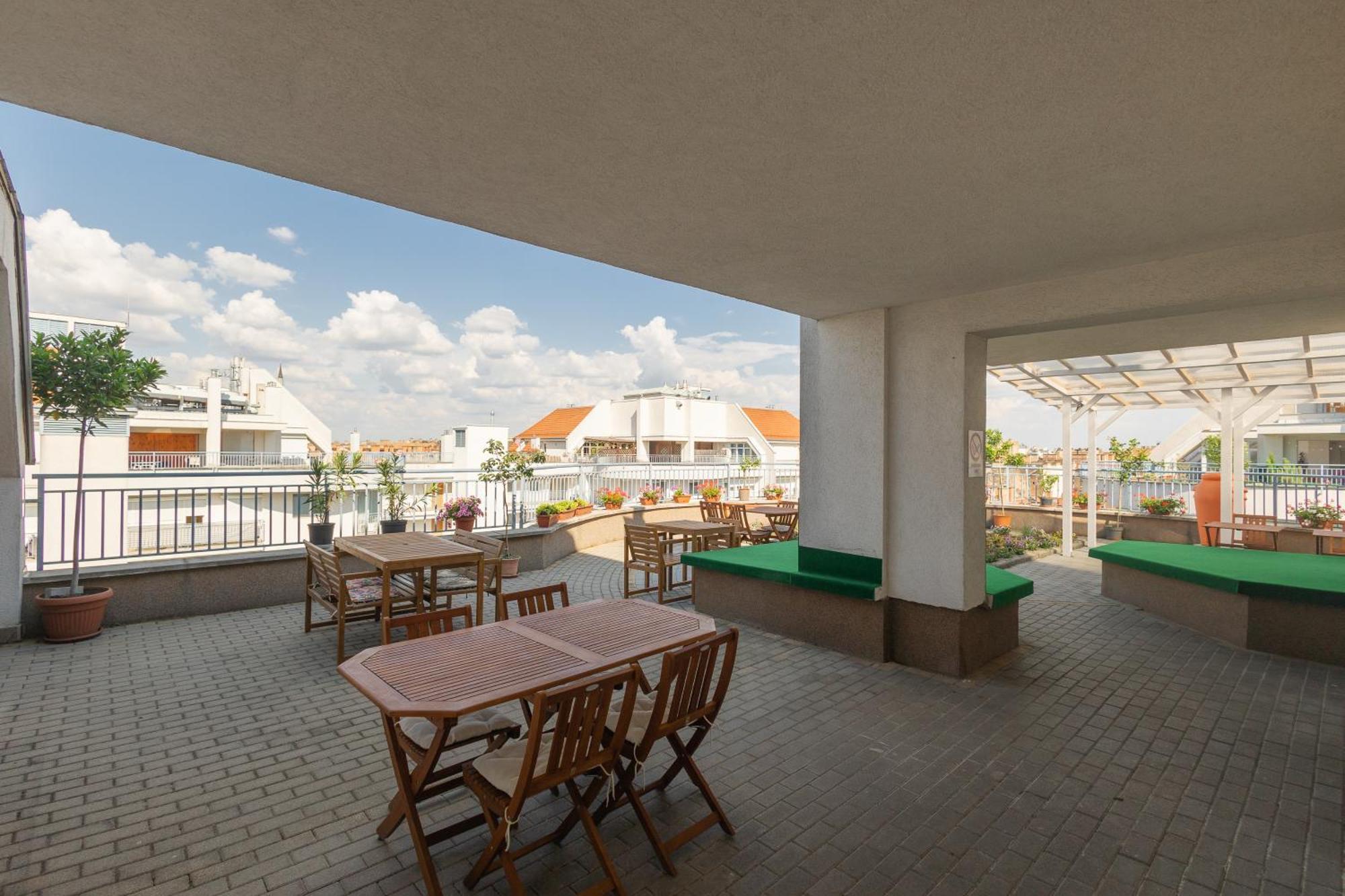 Rooftop City Residence With Deep Garage บูดาเปสต์ ภายนอก รูปภาพ