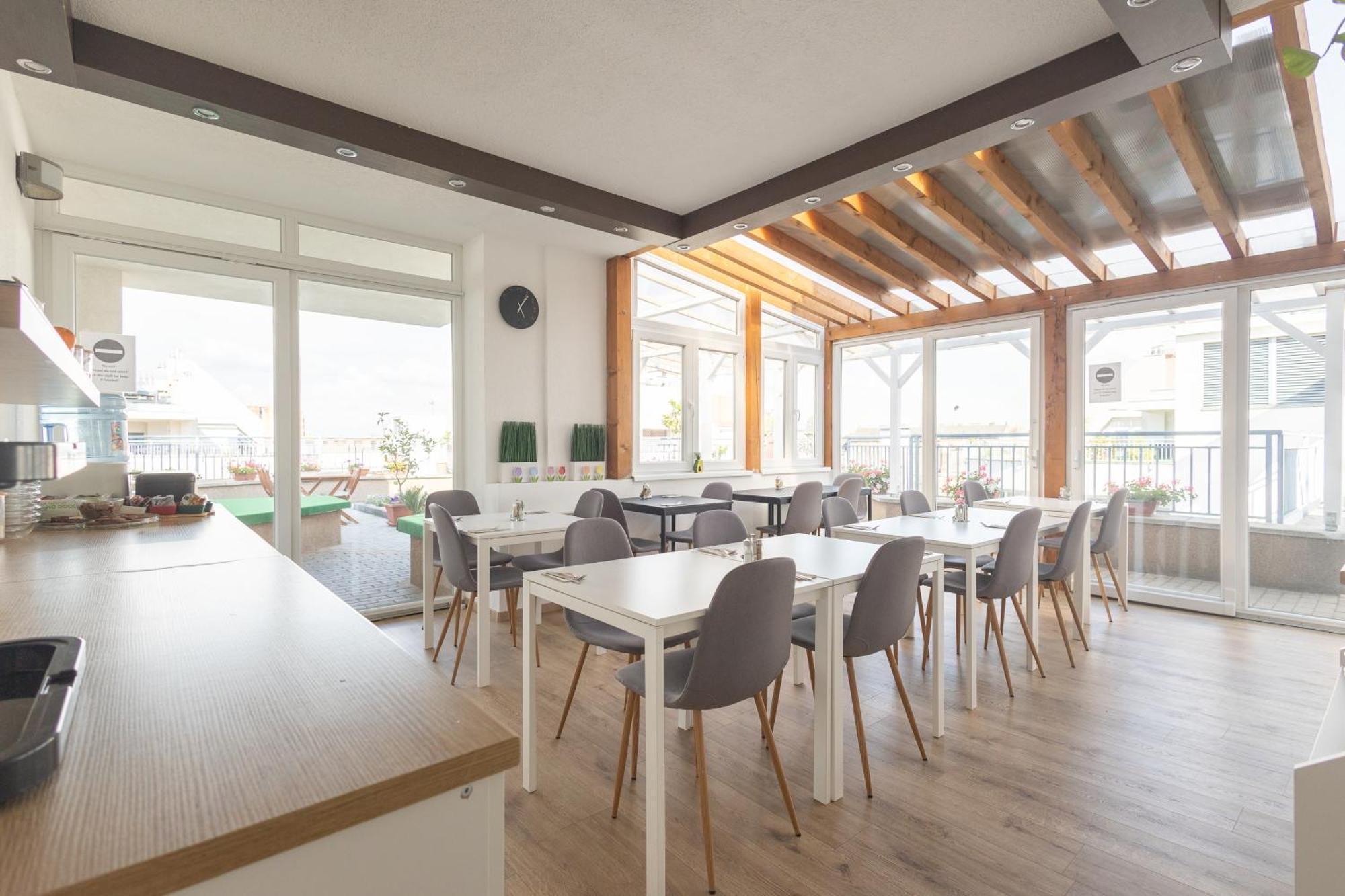 Rooftop City Residence With Deep Garage บูดาเปสต์ ภายนอก รูปภาพ