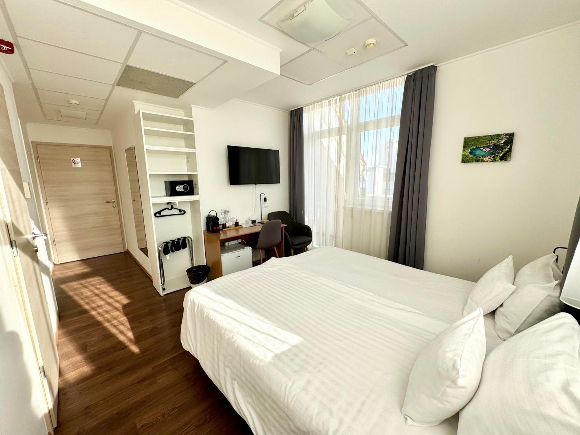 Rooftop City Residence With Deep Garage บูดาเปสต์ ภายนอก รูปภาพ