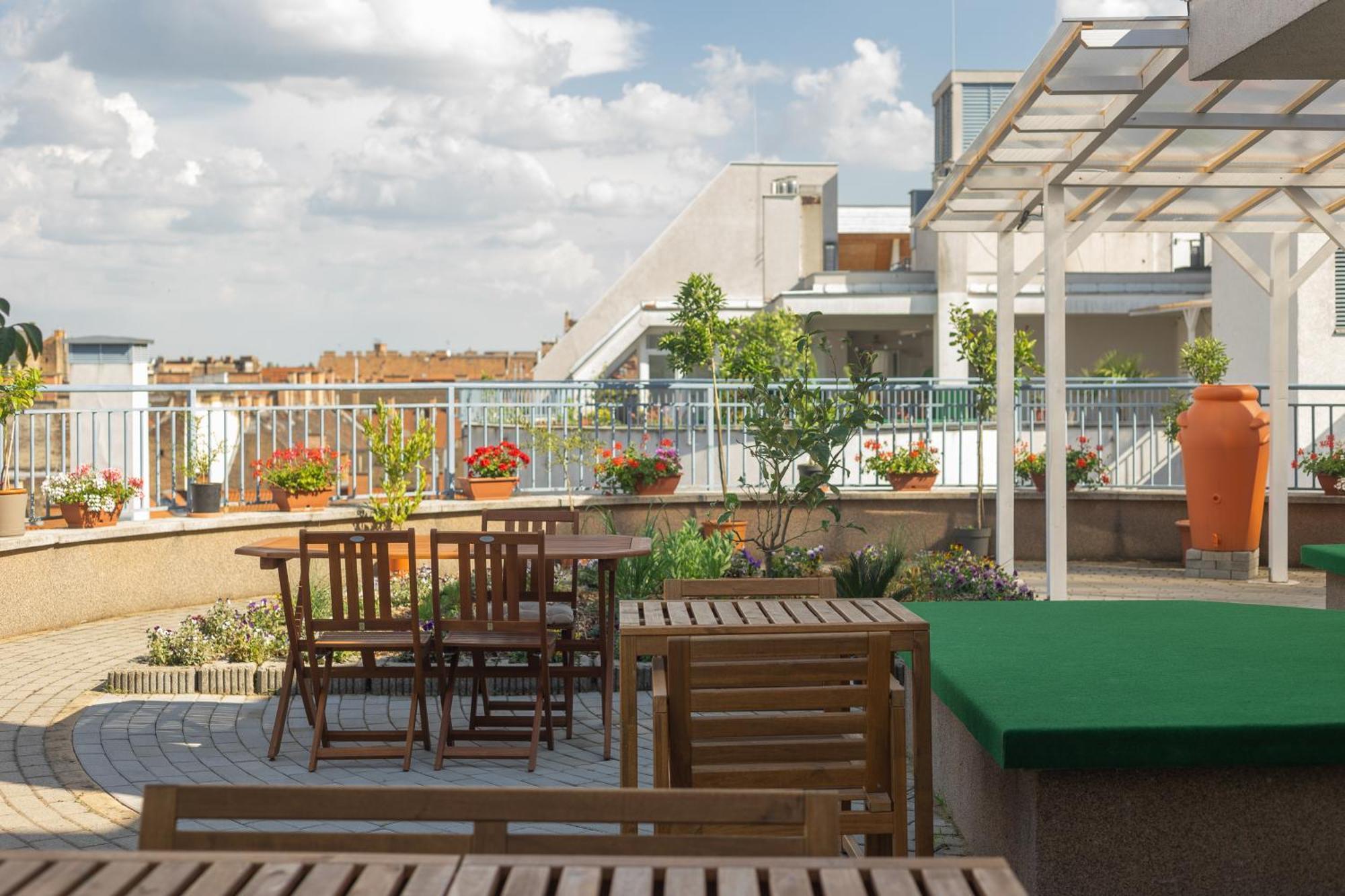 Rooftop City Residence With Deep Garage บูดาเปสต์ ภายนอก รูปภาพ